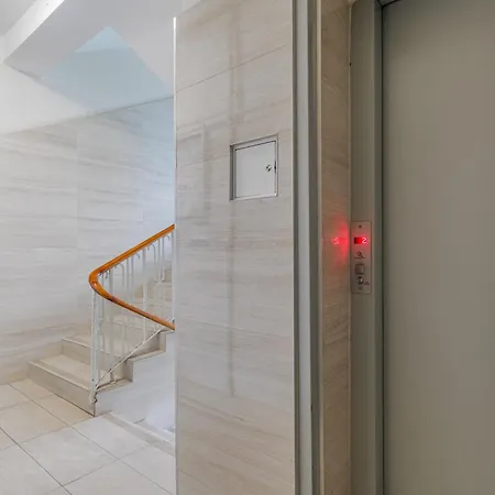 Luxury In Cozy Spacious Near Heart Of * Warsaw