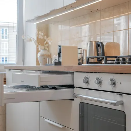 Luxury In Cozy Spacious Near Heart Of