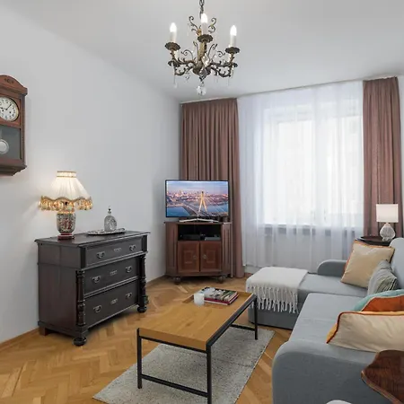 Luxury In Cozy Spacious Near Heart Of *