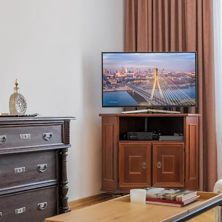 Luxury In Cozy Spacious Near Heart Of Appartement *