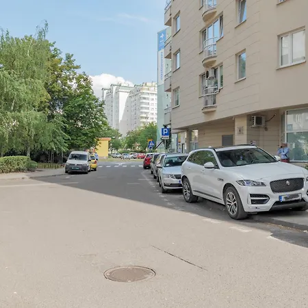 Luxury In Cozy Spacious Near Heart Of דירה ורשה