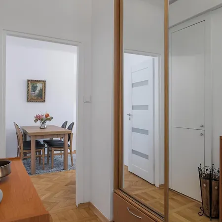 Apartment Luxury In Cozy Spacious Near Heart Of Warsaw