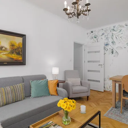 Apartment Luxury In Cozy Spacious Near Heart Of Warsaw
