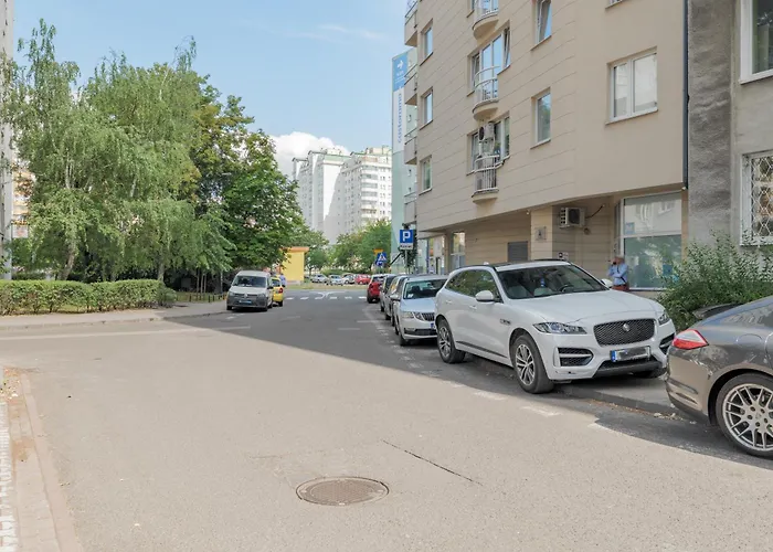 Luxury In Cozy Spacious Near Heart Of Apartment Warschau