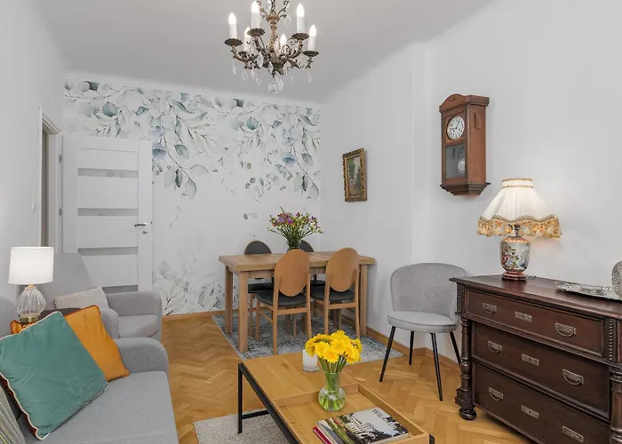 Apartment Luxury In Cozy Spacious Near Heart Of *