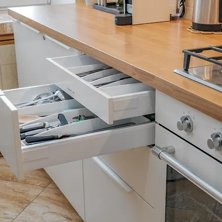 Apartamento Luxury In Cozy Spacious Near Heart Of