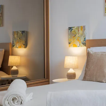 Luxury In Cozy Spacious Near Heart Of Apartamento