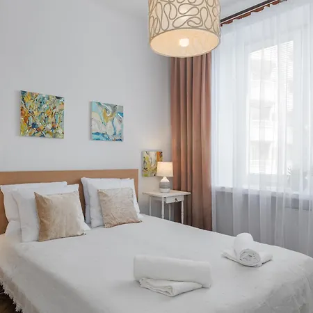 Apartamento Luxury In Cozy Spacious Near Heart Of